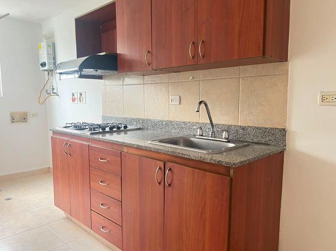 Apartamento de 3 alcobas en arriendo en Cumbres, Envigado, 86 m² · foto 4 de 16