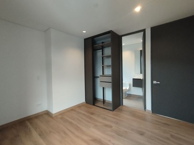 Apartamento de 2 alcobas en arriendo en San Diego, Medellín, 101 m² · foto 3 de 20