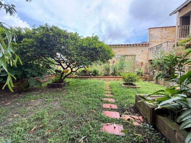 Casa de 5 alcobas en venta en Lagos Del Cacique, Bucaramanga, 500 m² · foto 3 de 24