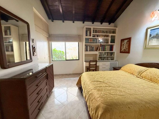 Casa de 5 alcobas en venta en Lagos Del Cacique, Bucaramanga, 500 m² · foto 9 de 24