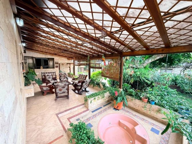 Casa de 5 alcobas en venta en Lagos Del Cacique, Bucaramanga, 500 m² · foto 22 de 24