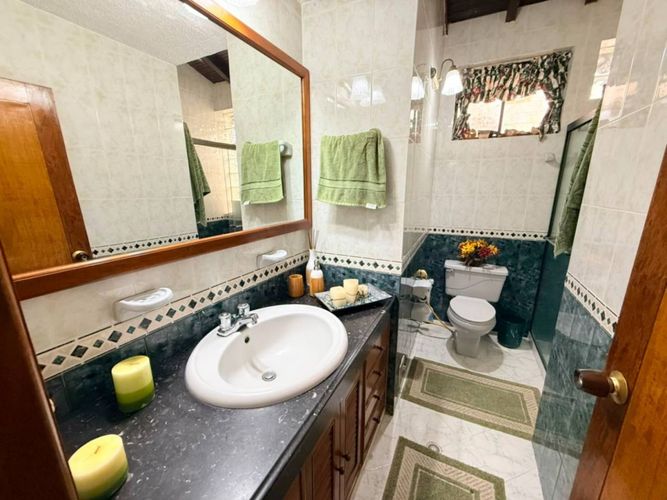 Casa de 5 alcobas en venta en Lagos Del Cacique, Bucaramanga, 500 m² · foto 24 de 24