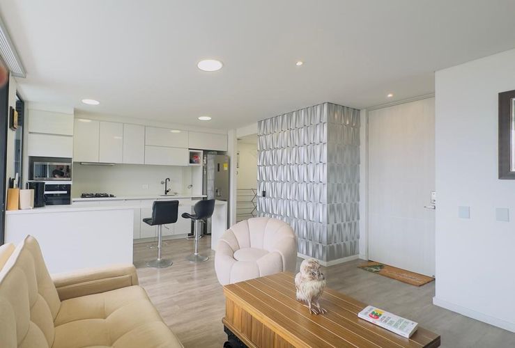 Apartamento de 2 alcobas en arriendo en El Poblado, Medellín, 98 m² · foto 3 de 13