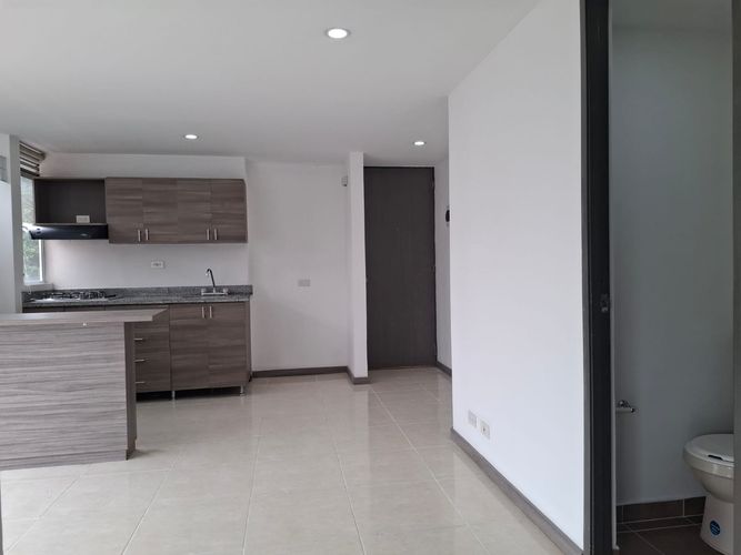 Apartamento de 1 alcoba en arriendo en El Poblado, Medellín, 36 m² · foto 2 de 10