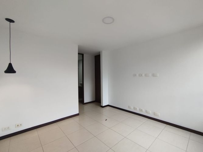 Apartamento de 2 alcobas en arriendo en Vía Las Palmas, Medellín, 76 m² · foto 3 de 20