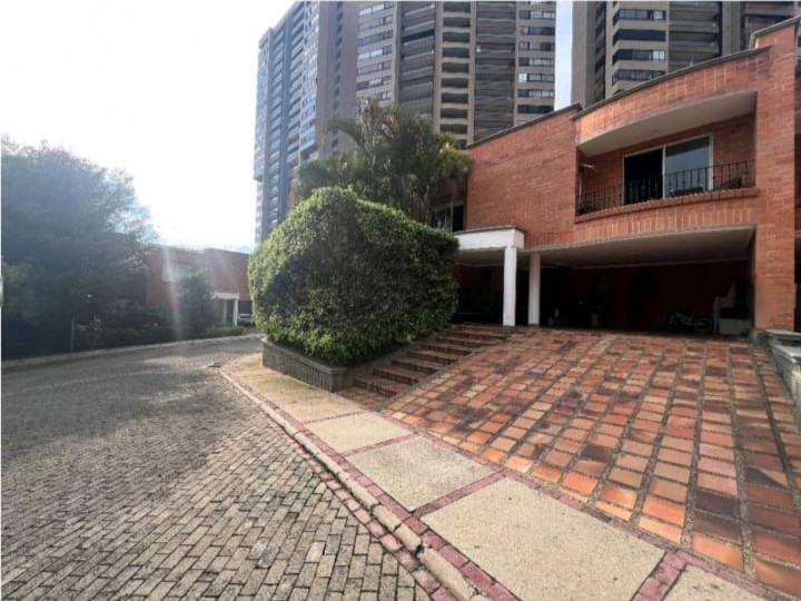 Departamento en alquiler con baja de precio en El Poblado