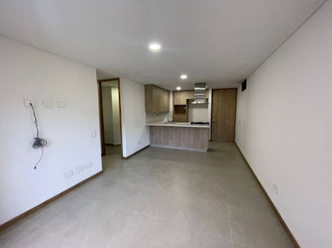 Apartamento de 2 alcobas en arriendo en Loma Del Indio, Medellín, 67 m² · foto 3 de 16