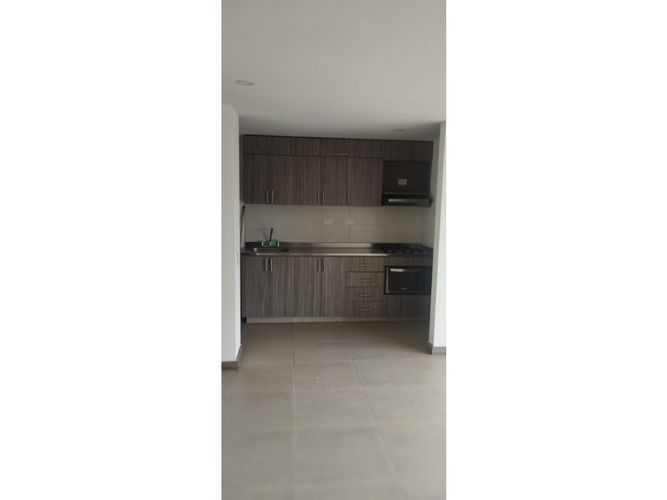 Apartamento de 3 alcobas en venta en La Candelaria, Itagüí, 77 m² · foto 1 de 20