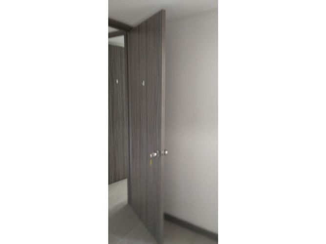 Apartamento de 3 alcobas en venta en La Candelaria, Itagüí, 77 m² · foto 11 de 20