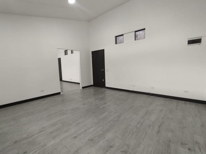 Oficina en arriendo en Villa Carlota, Medellín, 56 m² · foto 3 de 14