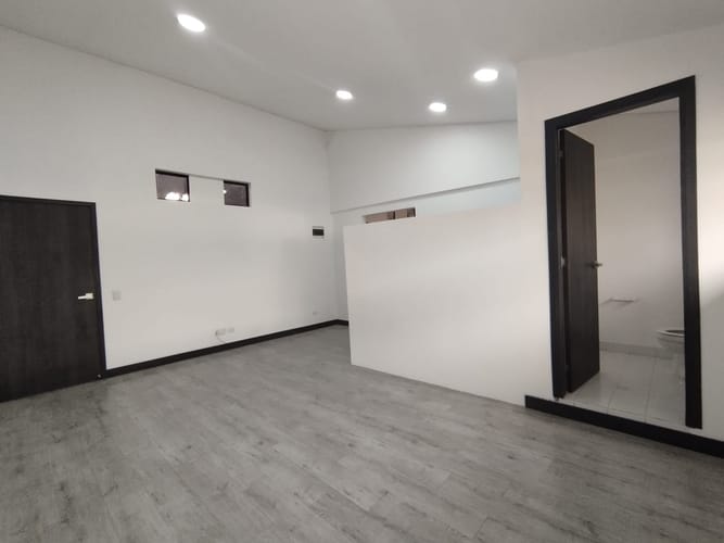 Oficina en arriendo en Villa Carlota, Medellín, 56 m² · foto 11 de 14