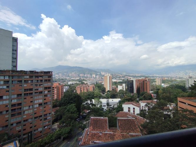 Apartamento de 3 alcobas en arriendo en El Poblado, Medellín, 200 m² · foto 14 de 20