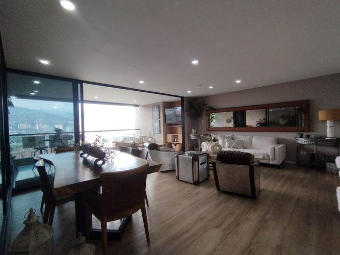 Apartamento de 3 alcobas en arriendo en El Poblado, Medellín, 200 m² · foto 19 de 20