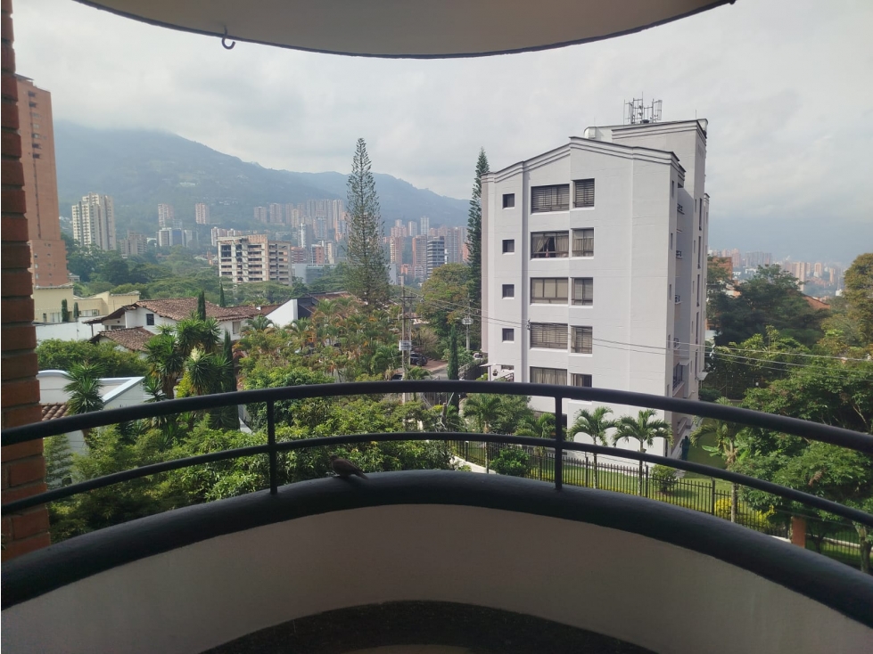 Apartamento en venta en El Poblado, Medellín 4