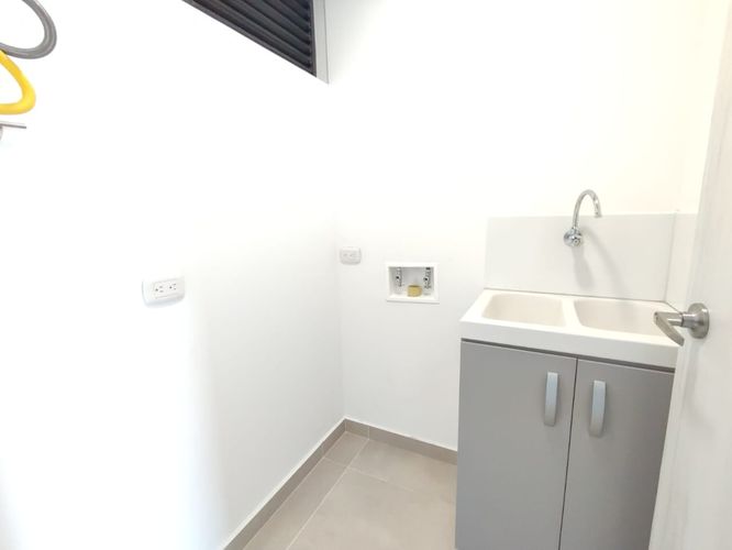 Apartamento de 2 alcobas en arriendo en El Poblado, Medellín, 67 m² · foto 7 de 20
