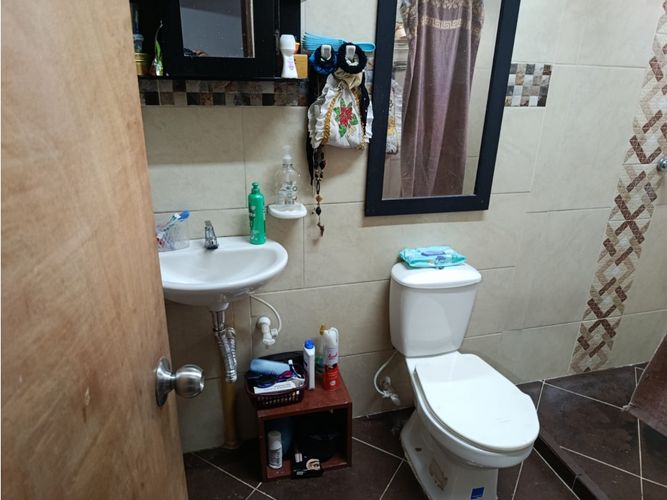 Casa de 5 alcobas en venta en Gerona, Medellín, 160 m² · foto 4 de 23