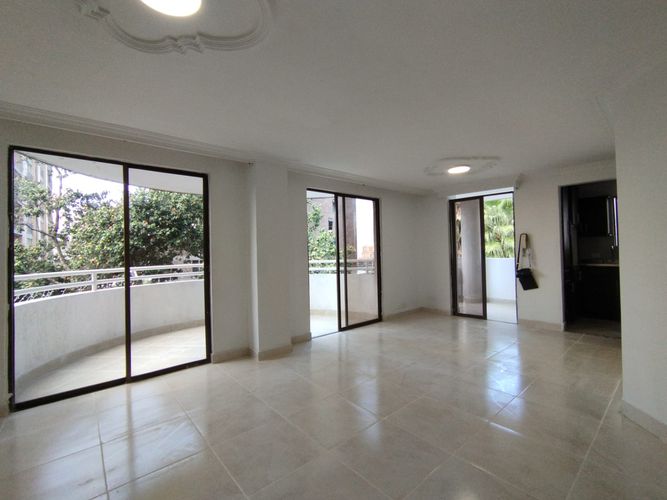 Apartamento de 4 alcobas en arriendo en El Poblado, Medellín, 120 m² · foto 16 de 17