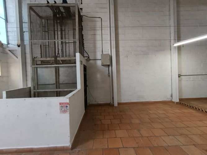 Bodega en arriendo en Cristo Rey, Medellín, 130 m² · foto 3 de 14