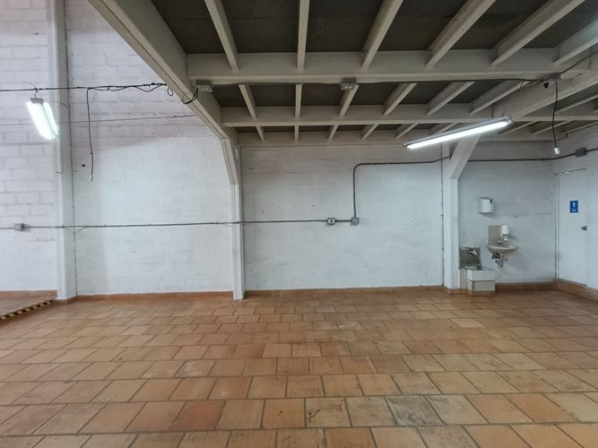 Bodega en arriendo en Cristo Rey, Medellín, 130 m² · foto 10 de 14