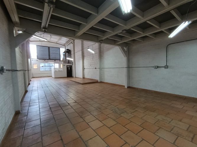 Bodega en arriendo en Cristo Rey, Medellín, 130 m² · foto 11 de 14