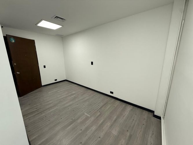 Oficina en arriendo en El Tesoro, Medellín, 35 m² · foto 7 de 16