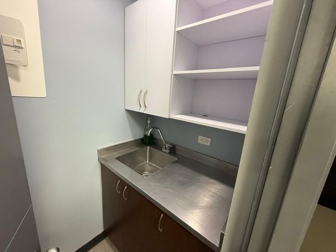 Oficina en arriendo en El Tesoro, Medellín, 35 m² · foto 10 de 16