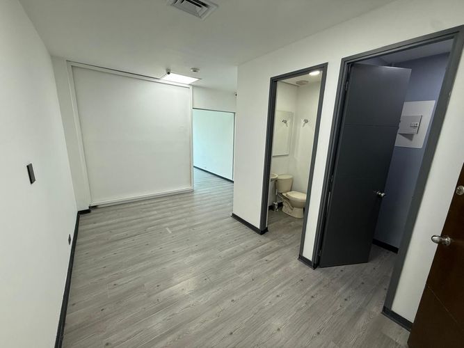 Oficina en arriendo en El Tesoro, Medellín, 35 m² · foto 11 de 16