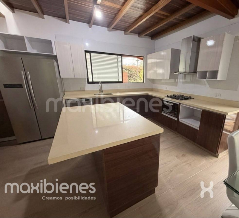 House for rent in Santa Elena, Medellín