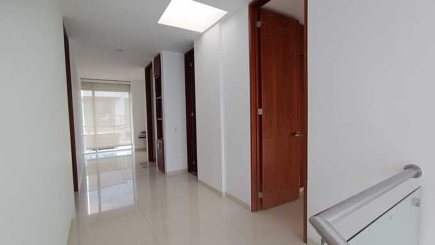Casa de 3 alcobas en venta en Picaleña Y Mirolindo, Ibagué, 300 m² · foto 6 de 23