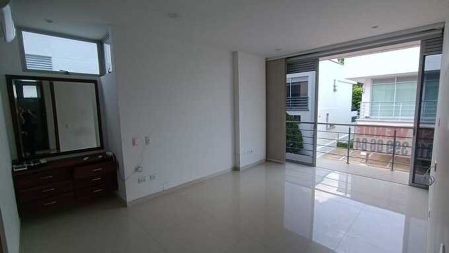 Casa de 3 alcobas en venta en Picaleña Y Mirolindo, Ibagué, 300 m² · foto 7 de 23