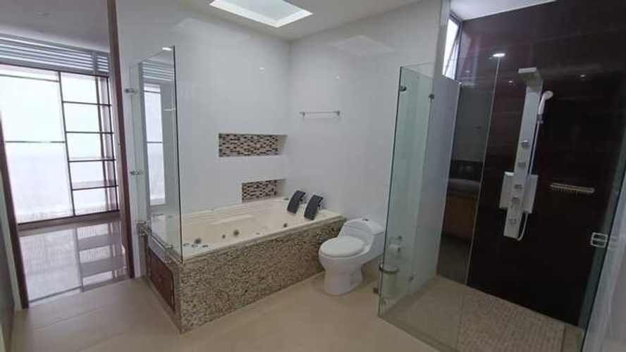 Casa de 3 alcobas en venta en Picaleña Y Mirolindo, Ibagué, 300 m² · foto 8 de 23