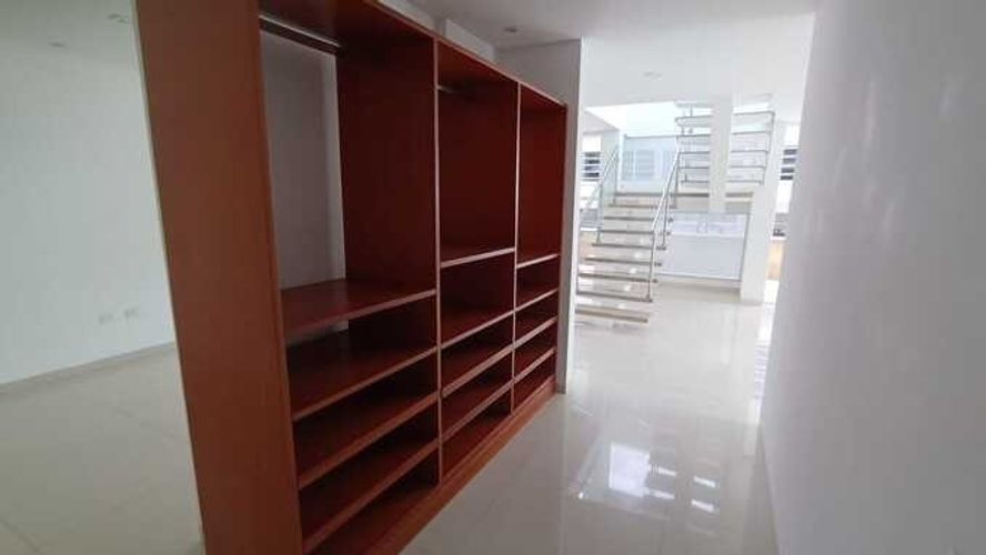 Casa de 3 alcobas en venta en Picaleña Y Mirolindo, Ibagué, 300 m² · foto 19 de 23