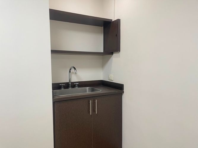 Oficina en arriendo en El Poblado, Medellín, 58 m² · foto 7 de 17