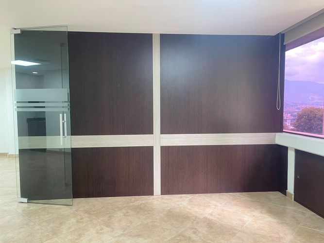Oficina en arriendo en El Poblado, Medellín, 58 m² · foto 10 de 17