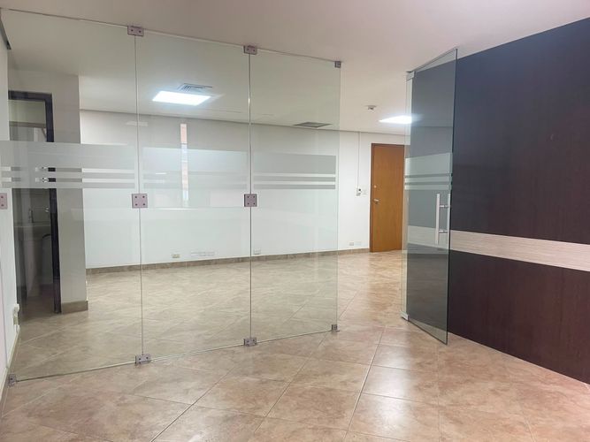 Oficina en arriendo en El Poblado, Medellín, 58 m² · foto 11 de 17