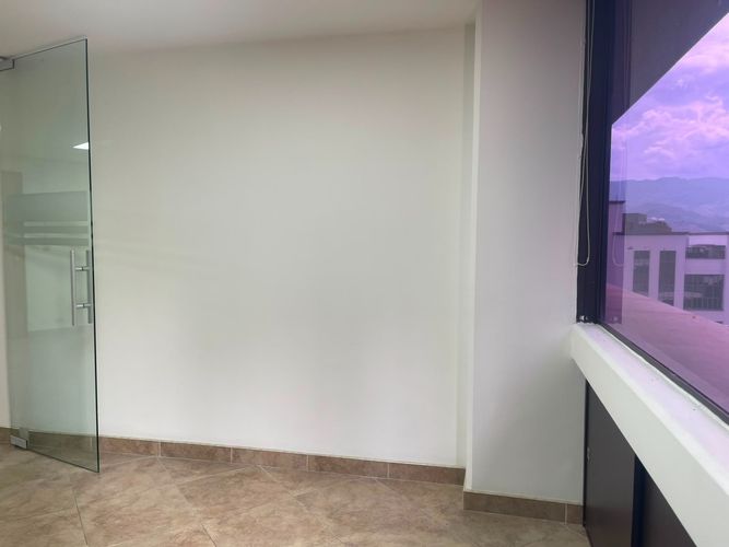 Oficina en arriendo en El Poblado, Medellín, 58 m² · foto 14 de 17