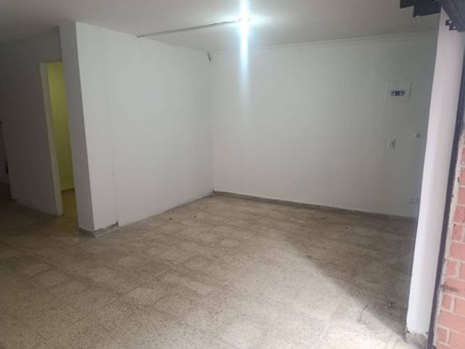 Local en arriendo en Los Naranjos, Itagüí, 70 m² · foto 12 de 13