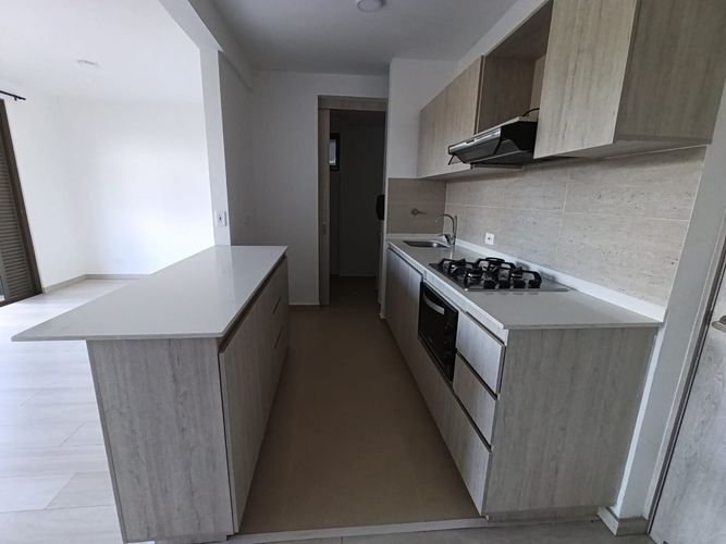 Apartamento de 3 alcobas en arriendo en Rionegro, 80 m² · foto 2 de 14