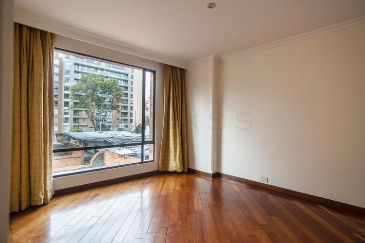 Apartamento de 2 alcobas en venta en Chico Norte, Bogotá, 112 m² · foto 2 de 9