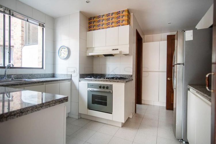 Apartamento de 2 alcobas en venta en Chico Norte, Bogotá, 112 m² · foto 3 de 9