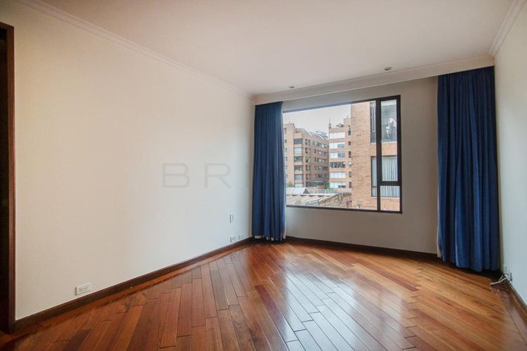 Apartamento de 2 alcobas en venta en Chico Norte, Bogotá, 112 m² · foto 7 de 9