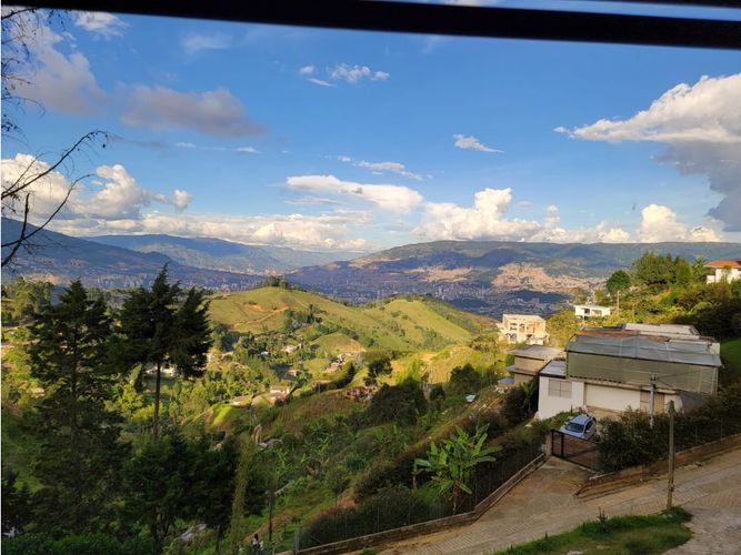 Casa de 3 alcobas en venta en Belén Rincón, Medellín, 150 m² · foto 16 de 22
