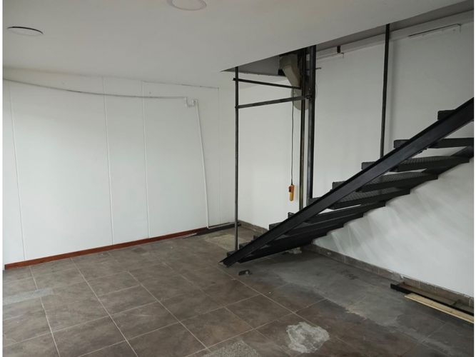 Local en arriendo en La Esmeralda, Itagüí, 238 m² · foto 6 de 9