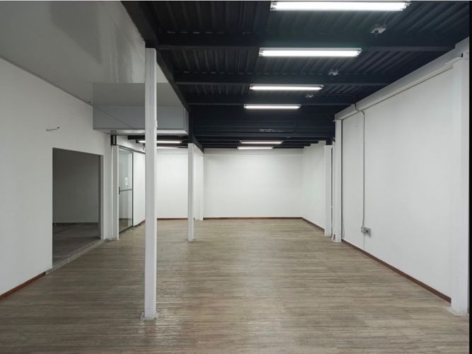 Local en arriendo en La Esmeralda, Itagüí, 238 m² · foto 7 de 9