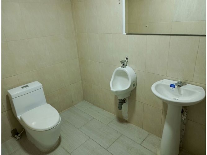 Local en arriendo en La Esmeralda, Itagüí, 238 m² · foto 9 de 9