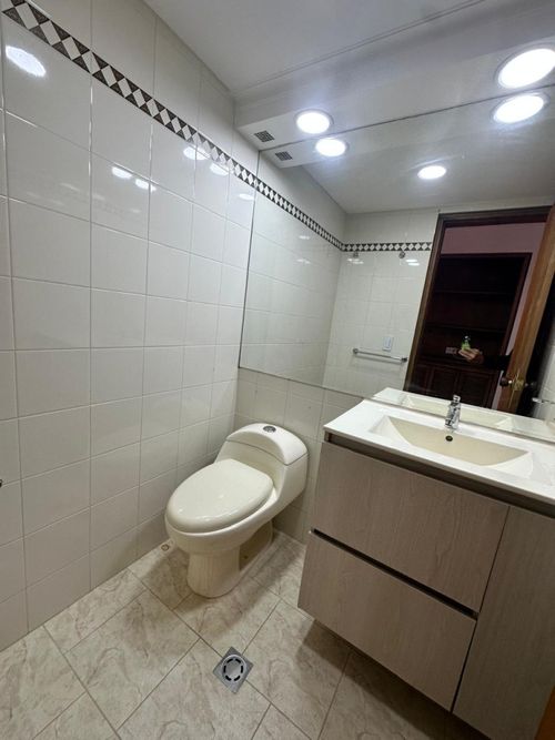 Apartamento de 4 alcobas en venta en Las Acacias, Medellín, 170 m² · foto 13 de 24