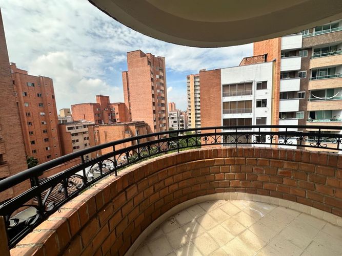 Apartamento de 4 alcobas en venta en Las Acacias, Medellín, 170 m² · foto 21 de 24