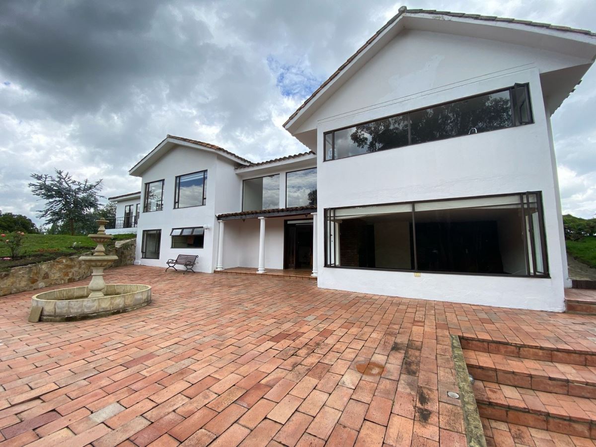 House for rent in Yerbabuena, Chía
