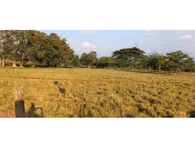 Lote en venta en Pance, Cali, 26759 m² · foto 4 de 5