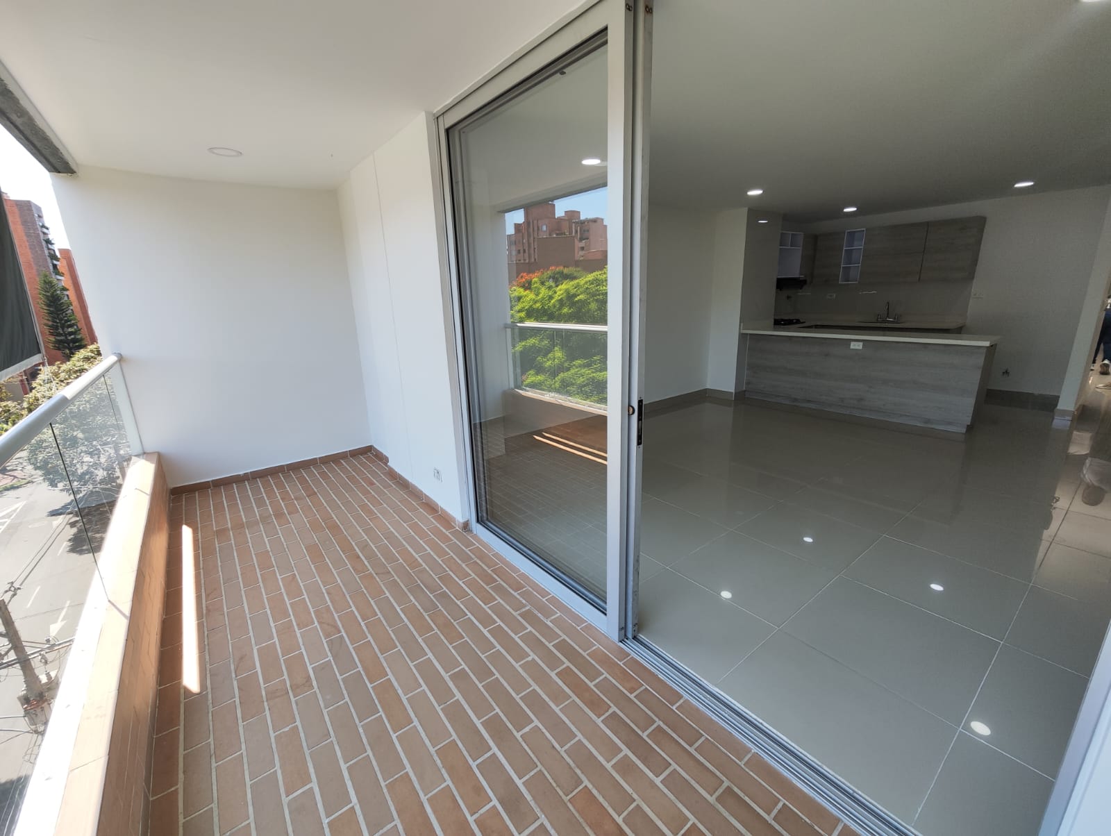 Apartamento en arriendo en Laureles, Medellín · foto 2 de 18